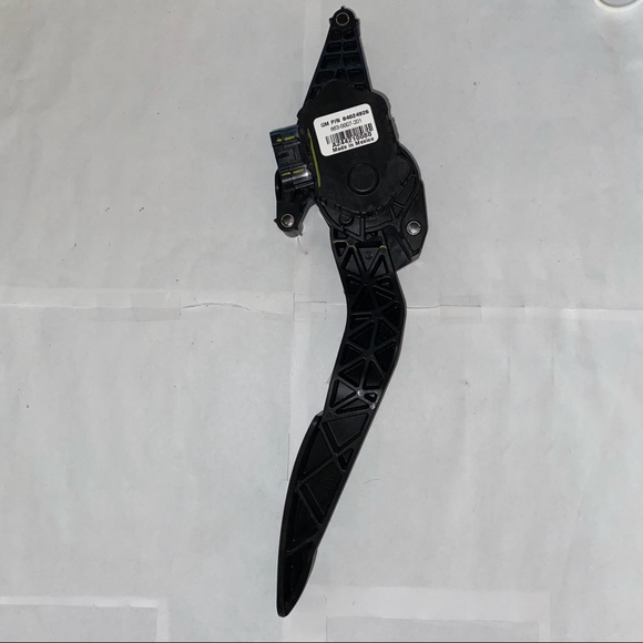 ACDelco GM Genuine Parts 84024926 Accelerator Pedal - Picture 2 of 2